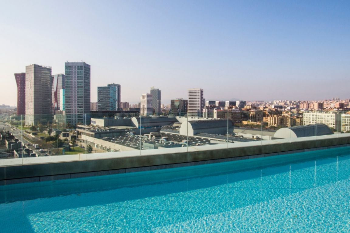Hotel con piscina en Fira Barcelona