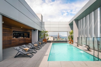 Hotel con piscina en Barcelona