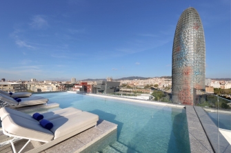 Hotel con piscina en Barcelona