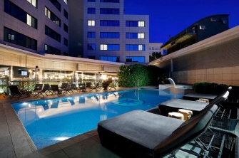 Hotel con piscina en Barcelona