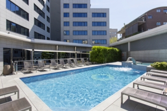 Hotel con piscina en Barcelona