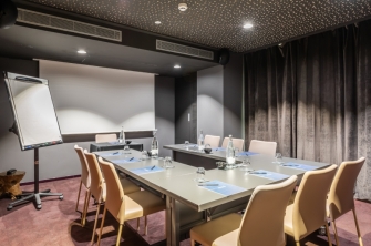 Hotel con sala de reuniones en Barcelona
