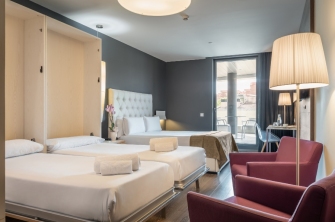 Habitación Familiar con Terraza Hotel Barcelona