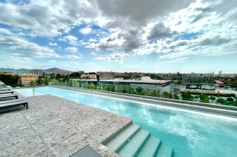 Hotel con piscina en Barcelona